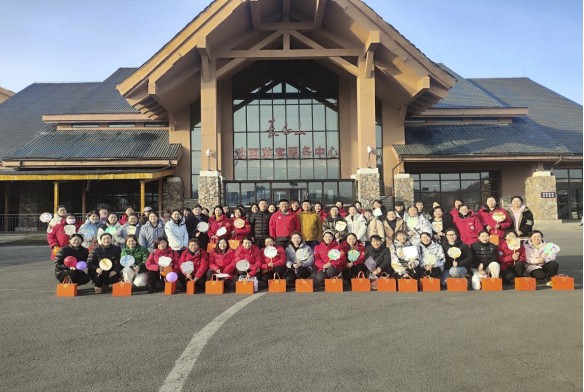 風(fēng)采巾幗 共筑輝煌——長(zhǎng)白山西南景區(qū) 運(yùn)營(yíng)黨支部開(kāi)展慶?！叭恕眹?guó)際勞動(dòng)?jì)D女節(jié)系列活動(dòng)